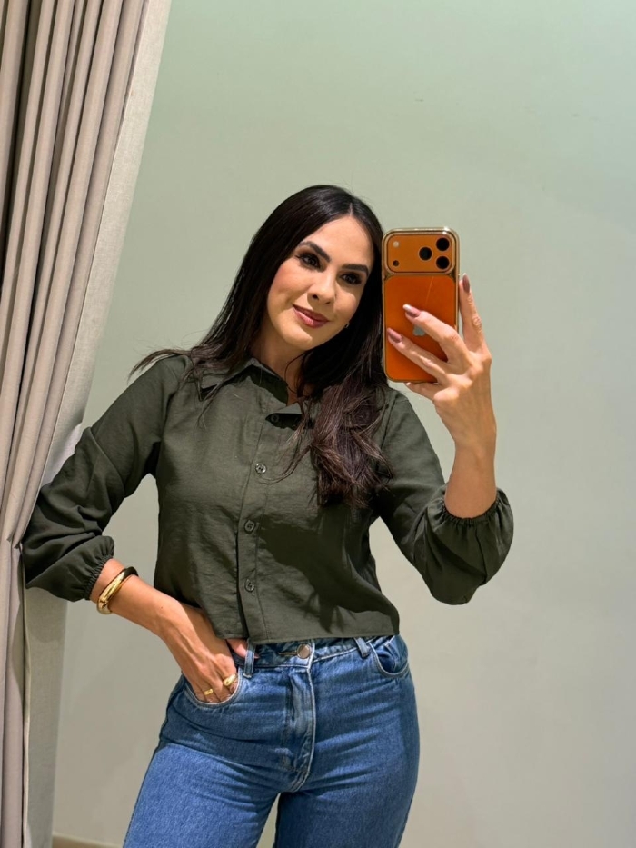 Camisa Cropped Verde Militar