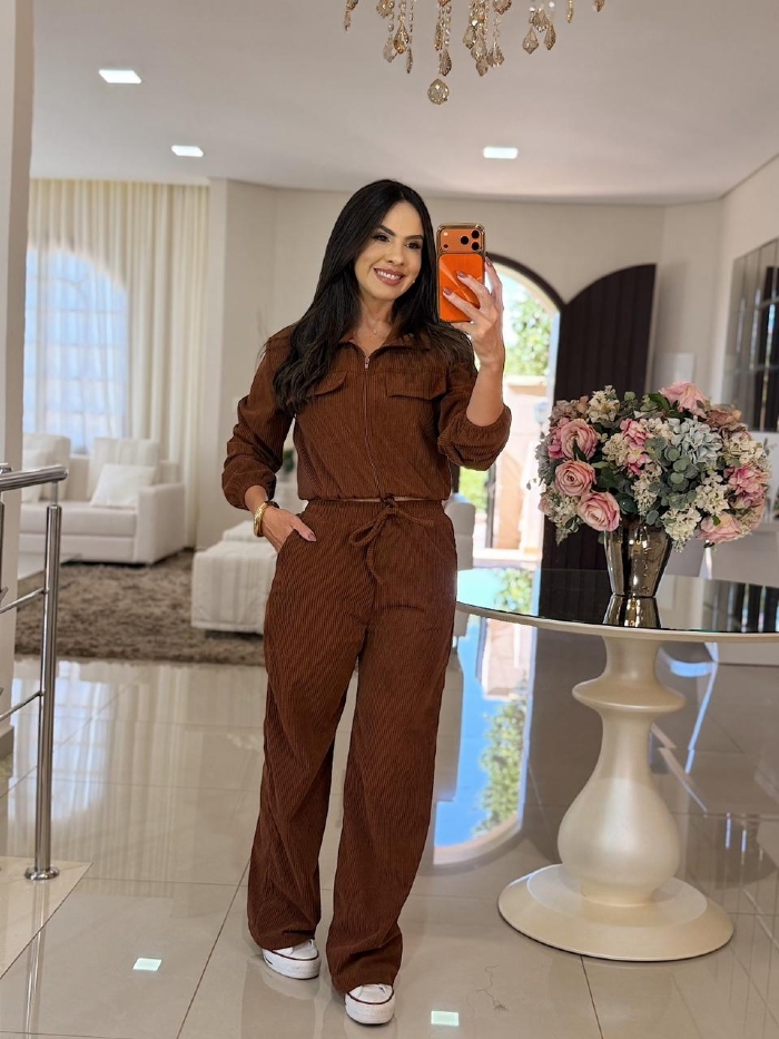 Conjunto em Veludo Cotelê Any Marrom