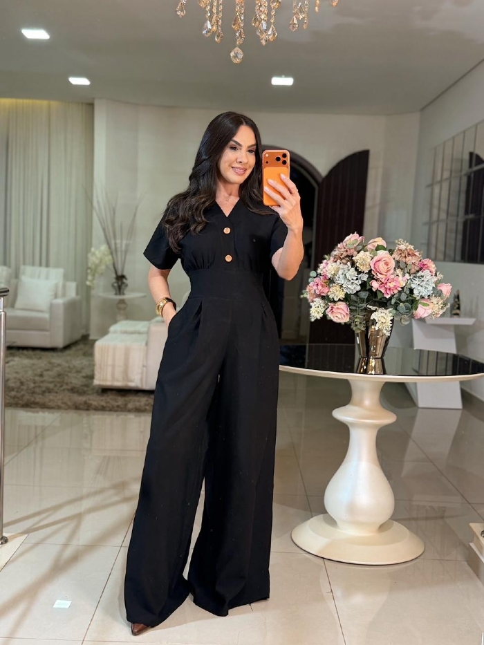 Macacão Pantalona Sarita Preto