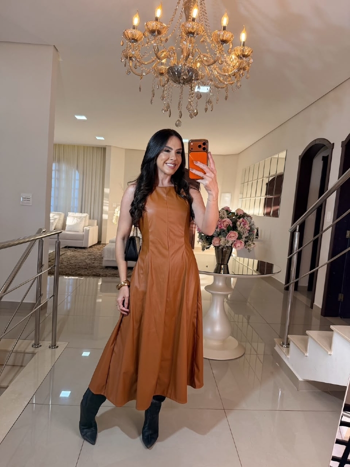 Vestido Mídi Couro Beatriz Caramelo