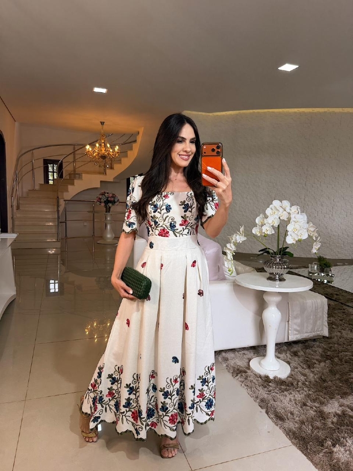 Vestido em Linho Alexia com Manga Areia Estampado Azul e Vermelho